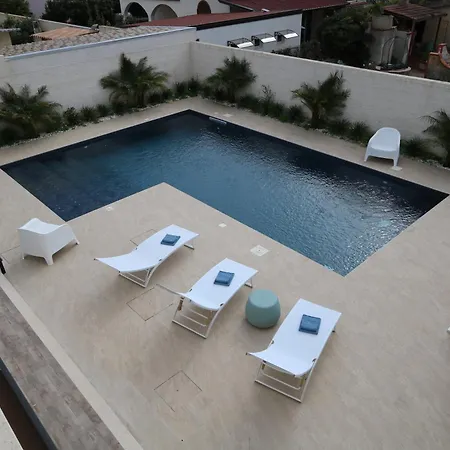 Eumenidi Intera With Pool